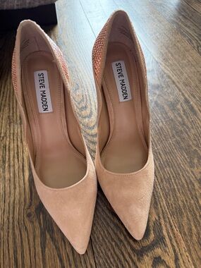 Steve Madden Blush Pink Pointed-Toe Pumps with Sparkle Heel